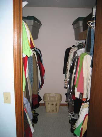 2-10 MSTR CLOSET